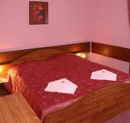 Отель Alessandria Garni 3*